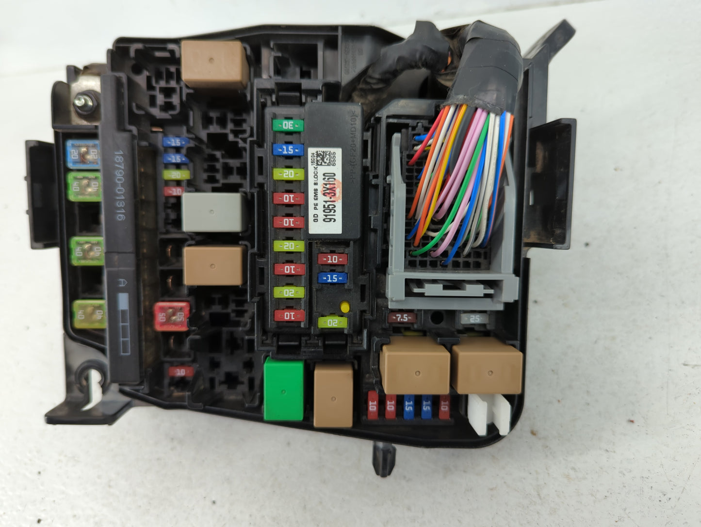 2016-2017 Hyundai Elantra Gt Fusebox Fuse Box Panel Relay Module P/N:91248 A5400A Fits Fits 2016 2017 OEM Used Auto Parts - 