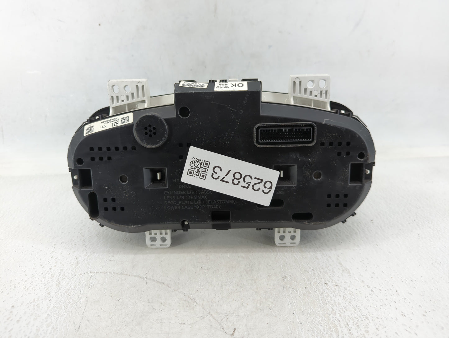 2016-2017 Hyundai Elantra Gt Instrument Cluster Speedometer Gauges P/N:94004-A5610 Fits Fits 2016 2017 OEM Used Auto Parts -