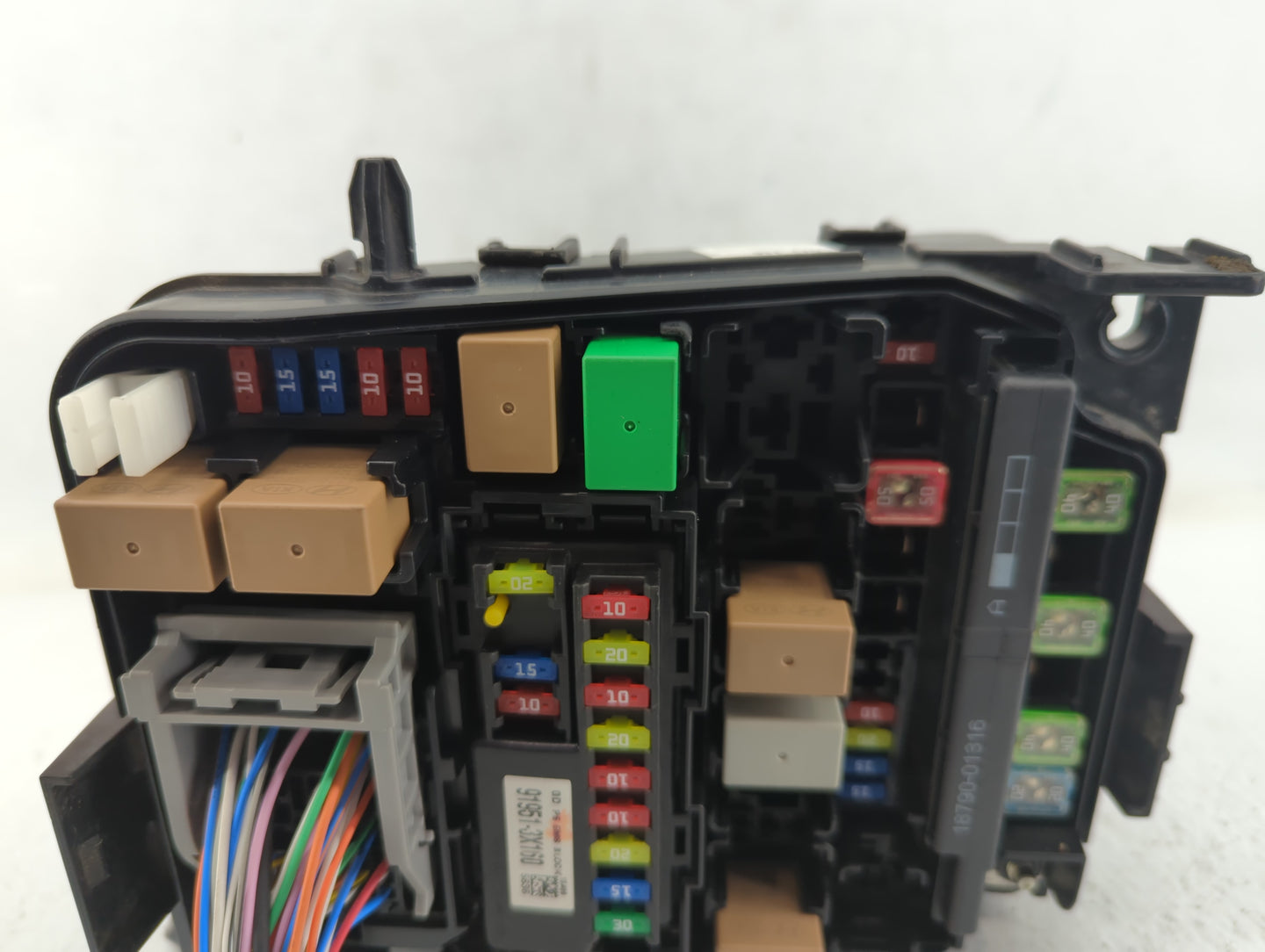 2016-2017 Hyundai Elantra Gt Fusebox Fuse Box Panel Relay Module P/N:91950-A5742 Fits Fits 2016 2017 OEM Used Auto Parts - O