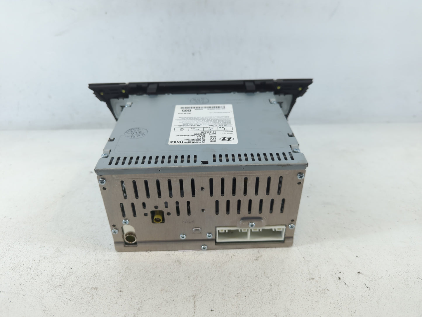 2016-2017 Hyundai Elantra Gt Am Fm Cd Player Radio Receiver - Oemusedautoparts1.com
