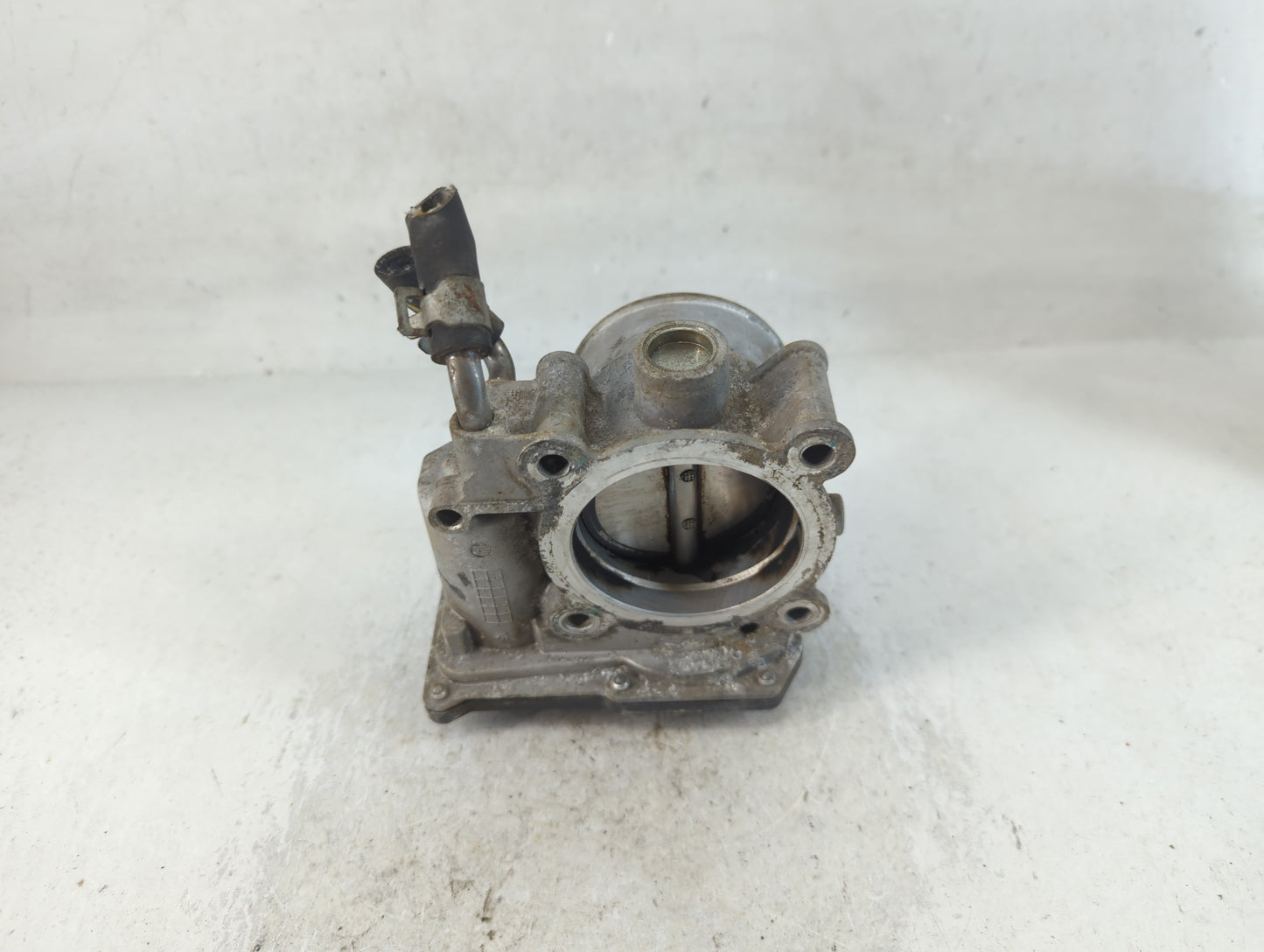 2016 Hyundai Elantra Gt Throttle Body Fits Fits 2011 2012 2013 2014 2015 2017 2018 2019 2020 2021 OEM Used Auto Parts - Oemu
