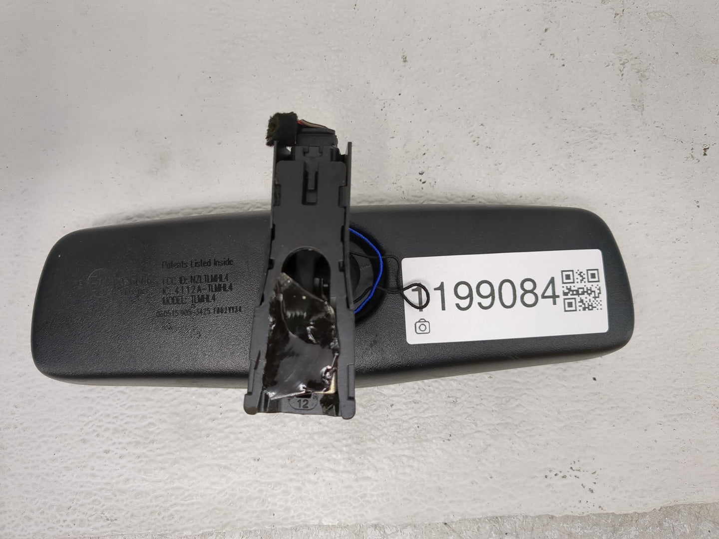 2013-2016 Hyundai Genesis Interior Rear View Mirror Replacement OEM P/N:E11026666 Fits OEM Used Auto Parts - Oemusedautopart