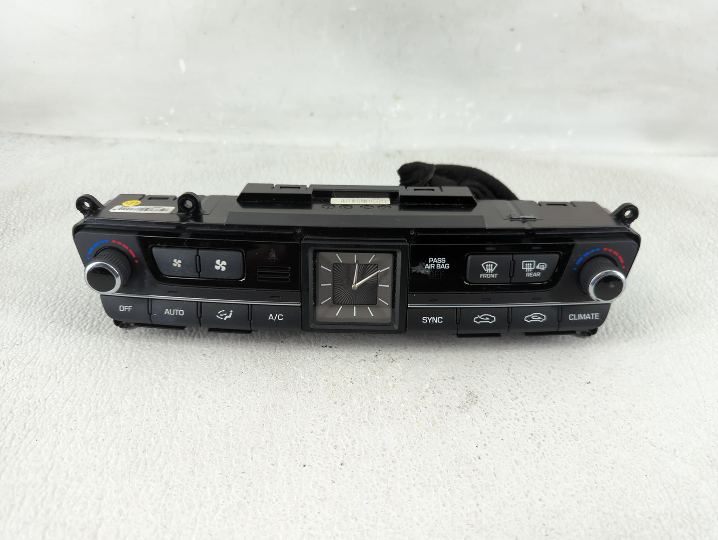 2015-2016 Hyundai Genesis Climate Control Module Temperature AC/Heater Replacement Fits Fits 2015 2016 2017 OEM Used Auto Pa