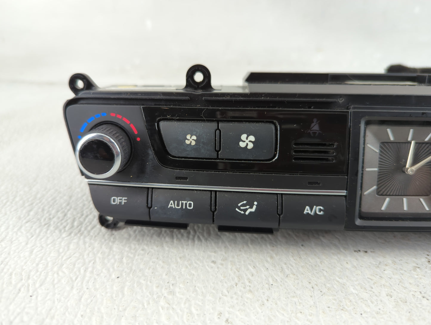 2015-2016 Hyundai Genesis Climate Control Module Temperature AC/Heater Replacement Fits Fits 2015 2016 2017 OEM Used Auto Pa