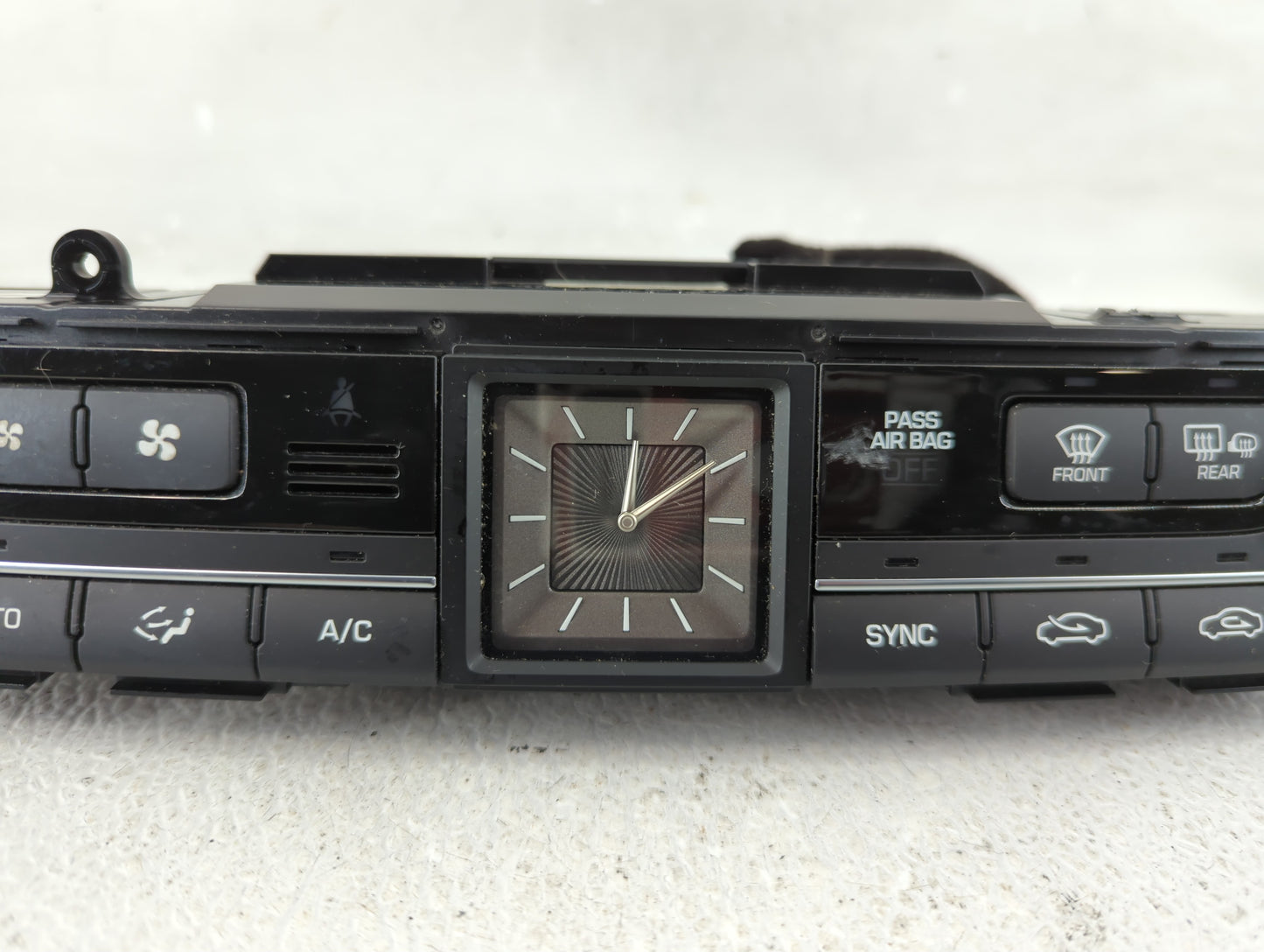 2015-2016 Hyundai Genesis Climate Control Module Temperature AC/Heater Replacement Fits Fits 2015 2016 2017 OEM Used Auto Pa