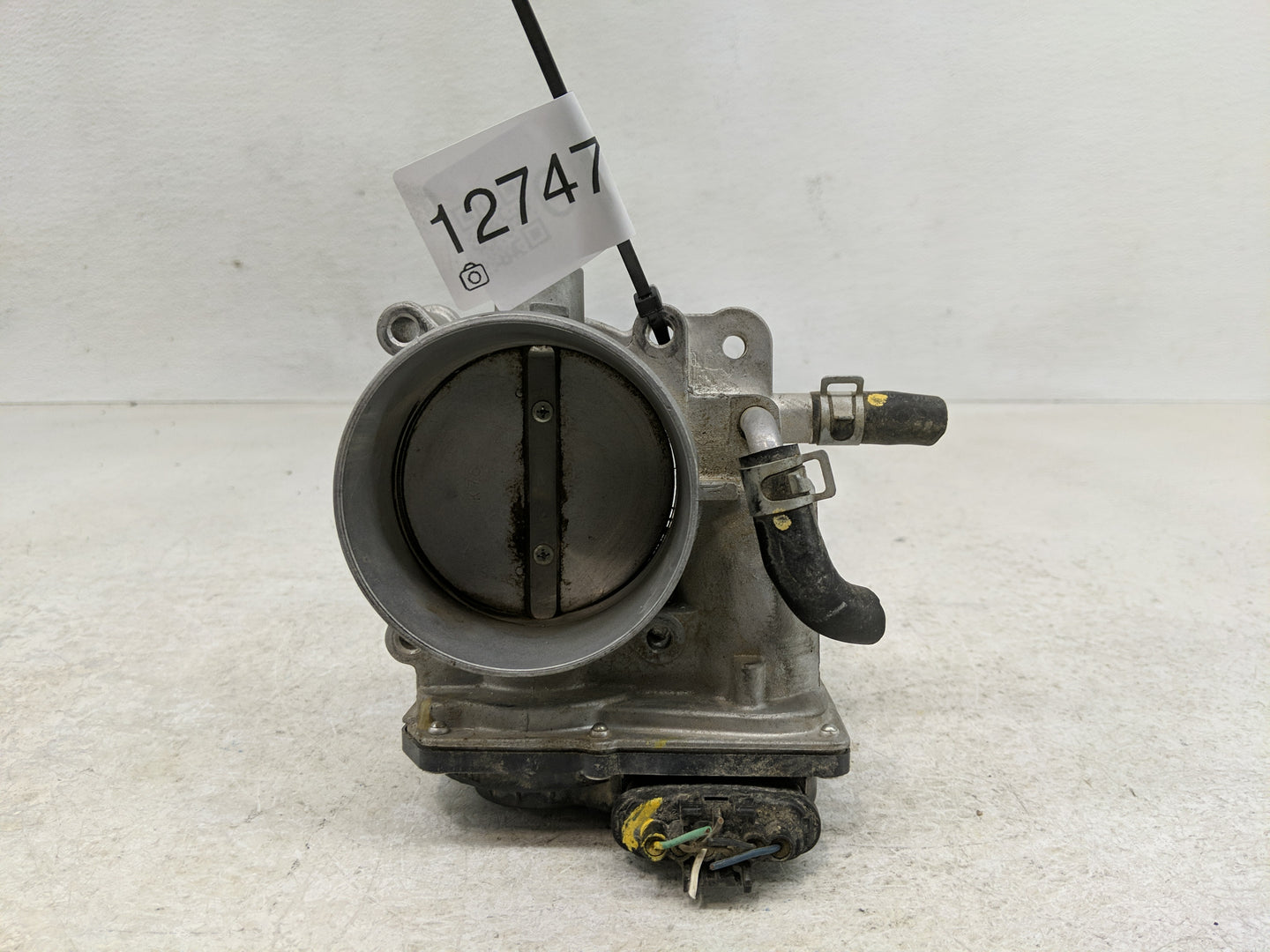 2013-2016 Hyundai Genesis Throttle Body P/N:35100-3CAA0 Fits Fits 2013 2014 2015 2016 OEM Used Auto Parts - Oemusedautoparts