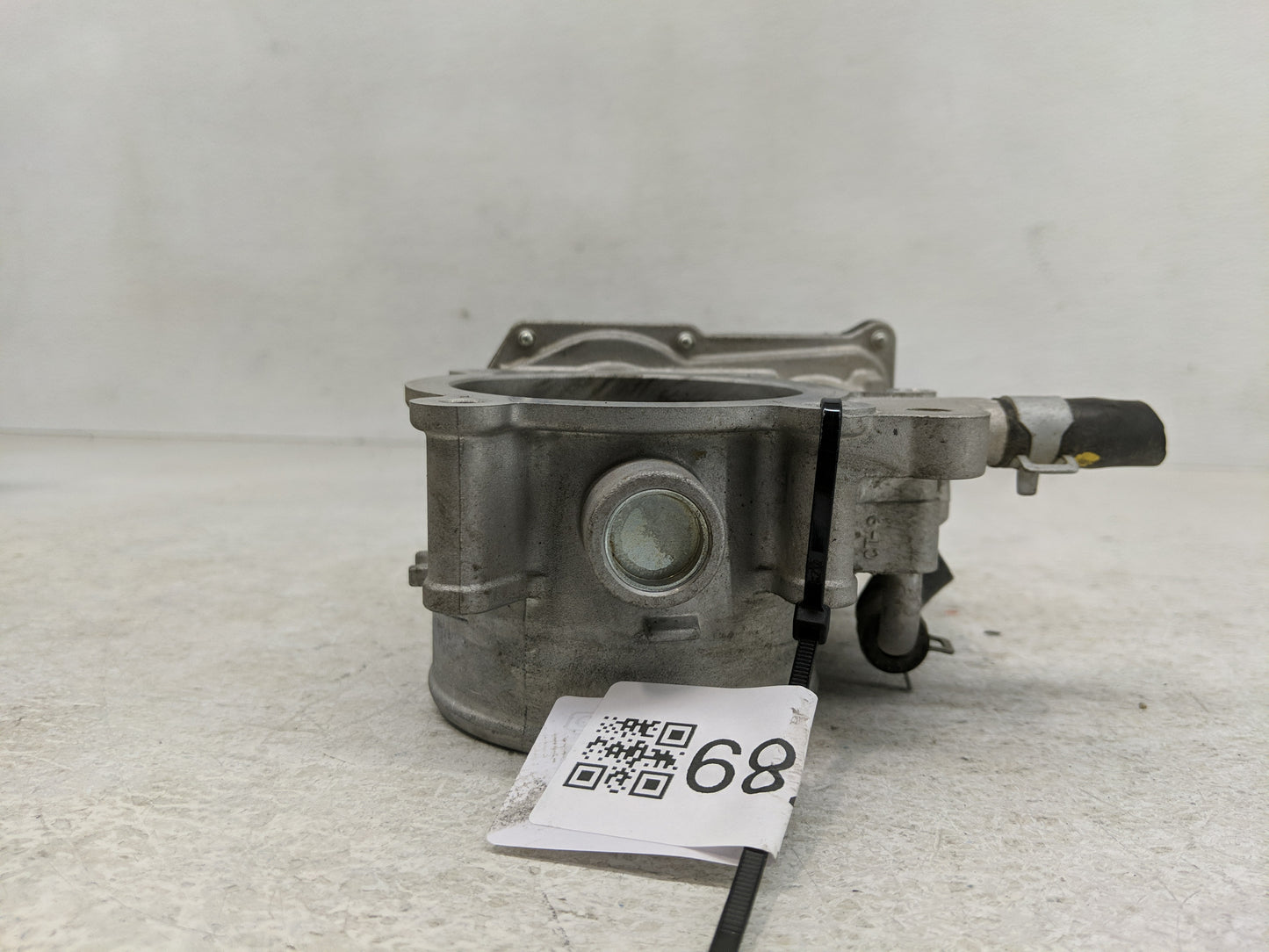 2013-2016 Hyundai Genesis Throttle Body P/N:35100-3CAA0 Fits Fits 2013 2014 2015 2016 OEM Used Auto Parts - Oemusedautoparts