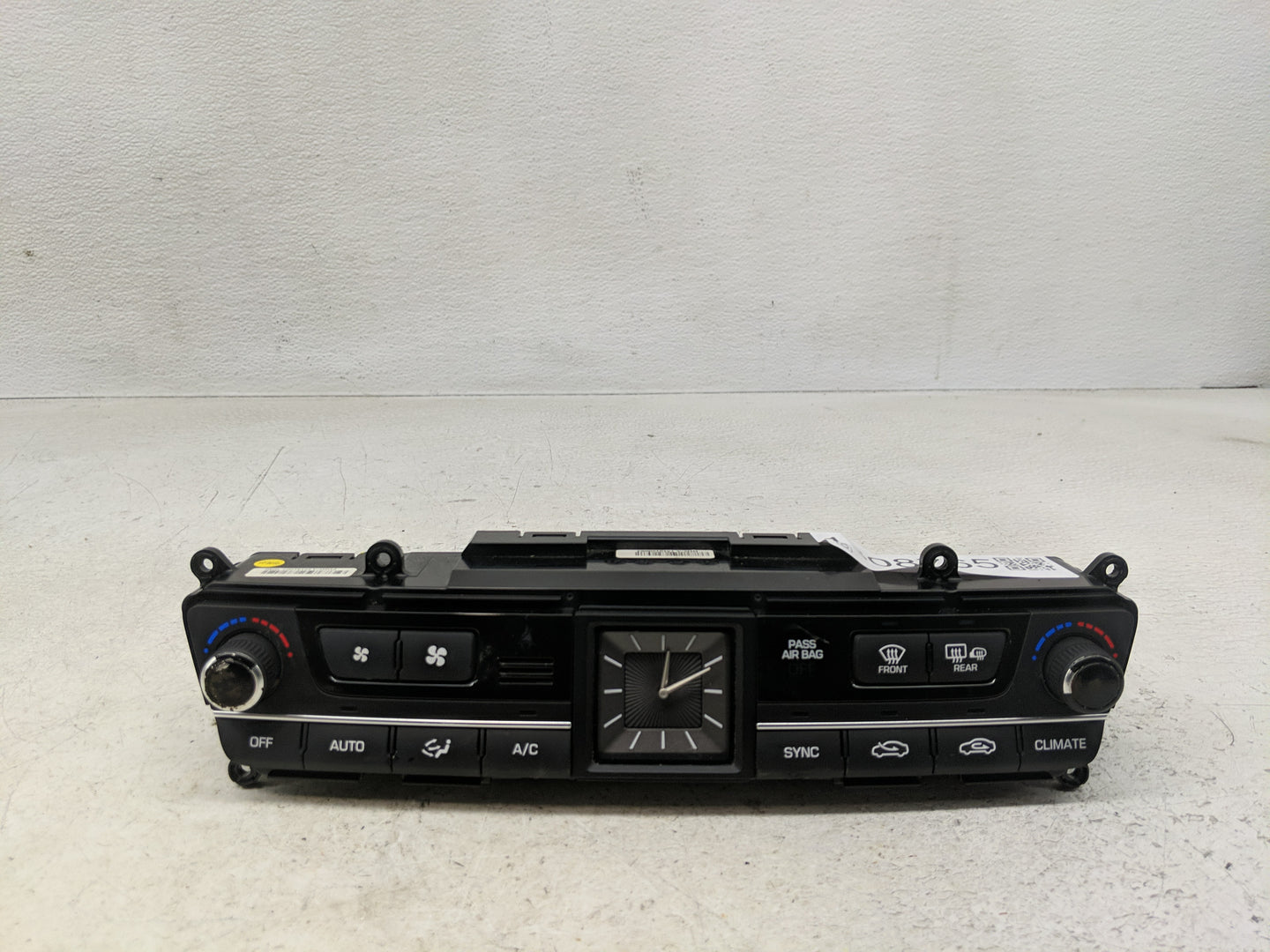 2015-2016 Hyundai Genesis Climate Control Module Temperature AC/Heater Replacement P/N:97250-B1120 Fits Fits 2015 2016 2017 