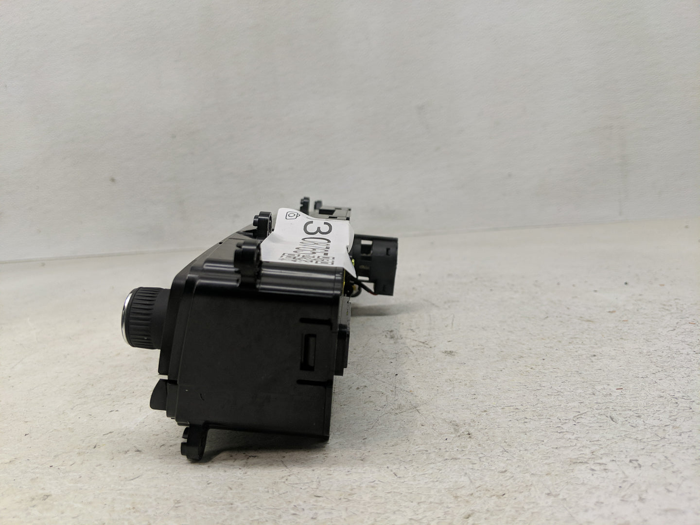 2015-2016 Hyundai Genesis Climate Control Module Temperature AC/Heater Replacement P/N:97250-B1120 Fits Fits 2015 2016 2017 