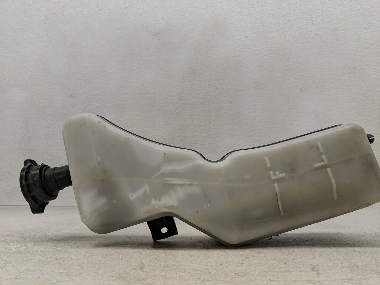 2015 Hyundai Genesis Radiator Coolant Overflow Expansion Tank Bottle - Oemusedautoparts1.com