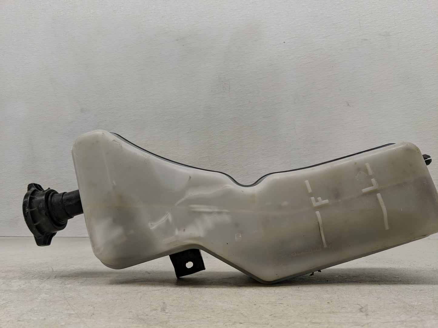 2015 Hyundai Genesis Radiator Coolant Overflow Expansion Tank Bottle - Oemusedautoparts1.com