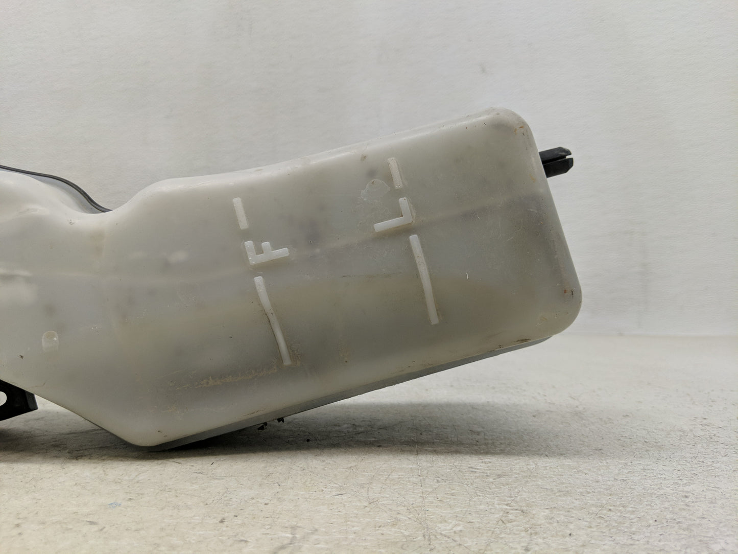2015 Hyundai Genesis Radiator Coolant Overflow Expansion Tank Bottle - Oemusedautoparts1.com