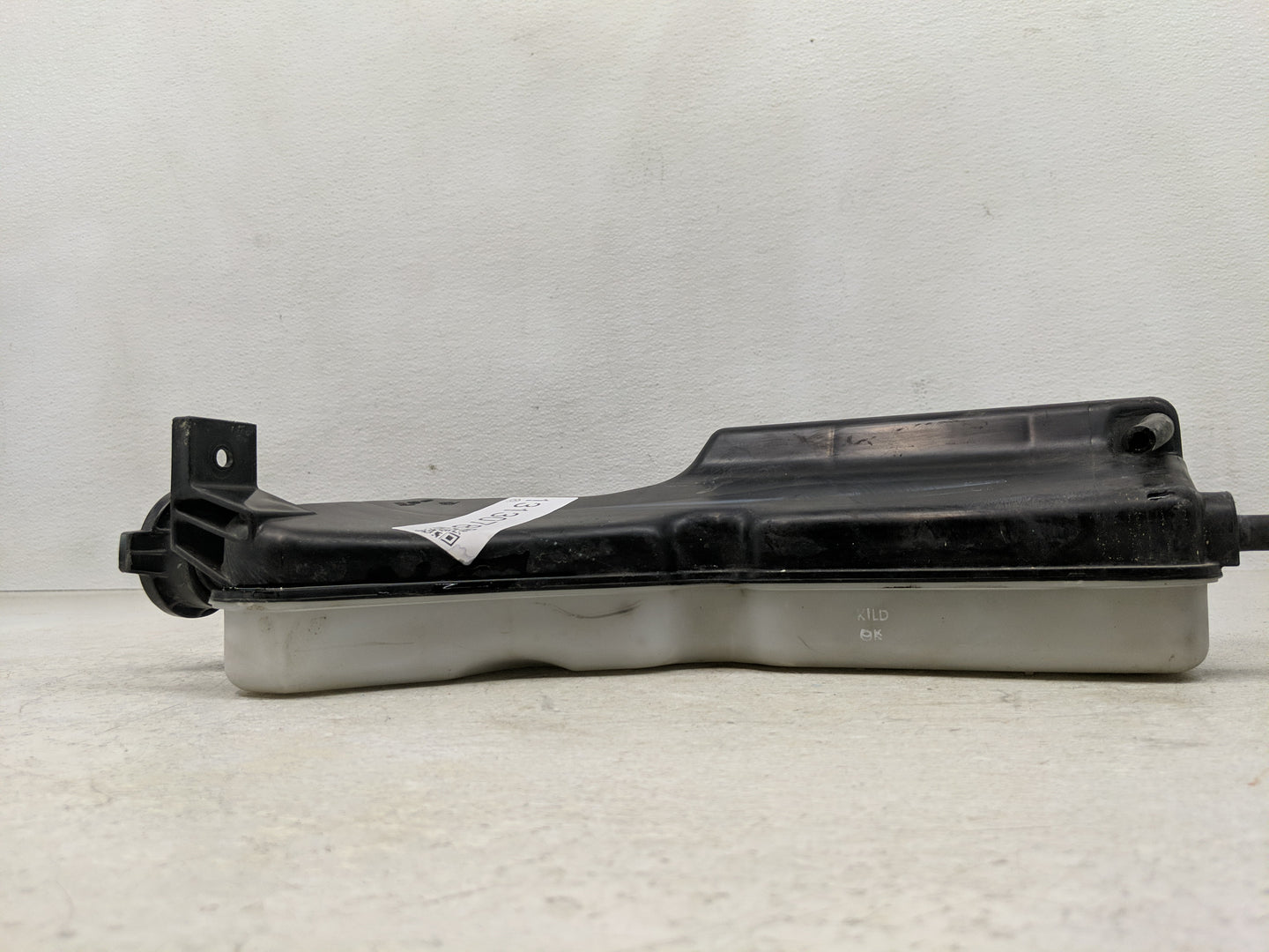 2015 Hyundai Genesis Radiator Coolant Overflow Expansion Tank Bottle - Oemusedautoparts1.com