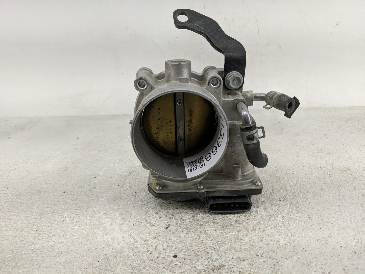 2015-2016 Hyundai Genesis Throttle Body P/N:35100-3CAC0 Fits Fits 2015 2016 2017 OEM Used Auto Parts - Oemusedautoparts1.com