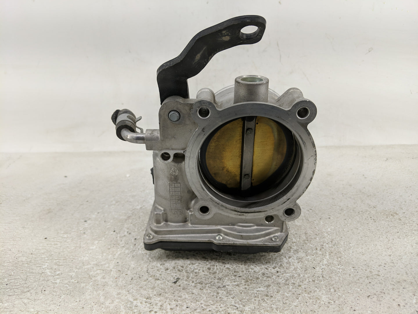 2015-2016 Hyundai Genesis Throttle Body P/N:35100-3CAC0 Fits Fits 2015 2016 2017 OEM Used Auto Parts - Oemusedautoparts1.com