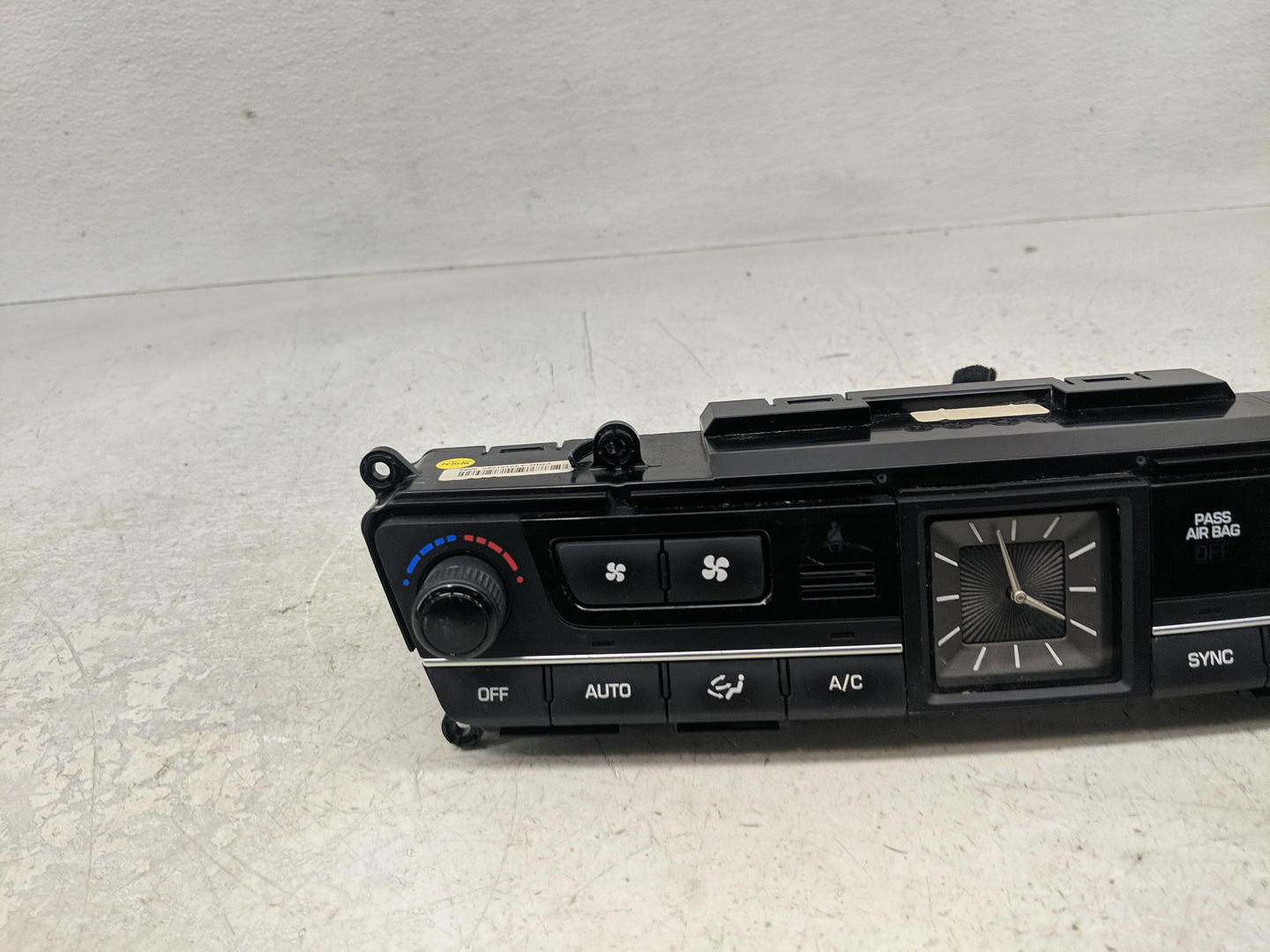 2015-2016 Hyundai Genesis Climate Control Module Temperature AC/Heater Replacement P/N:97250-B1120 Fits Fits 2015 2016 2017 
