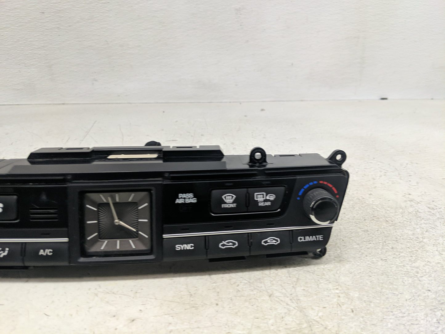 2015-2016 Hyundai Genesis Climate Control Module Temperature AC/Heater Replacement P/N:97250-B1120 Fits Fits 2015 2016 2017 