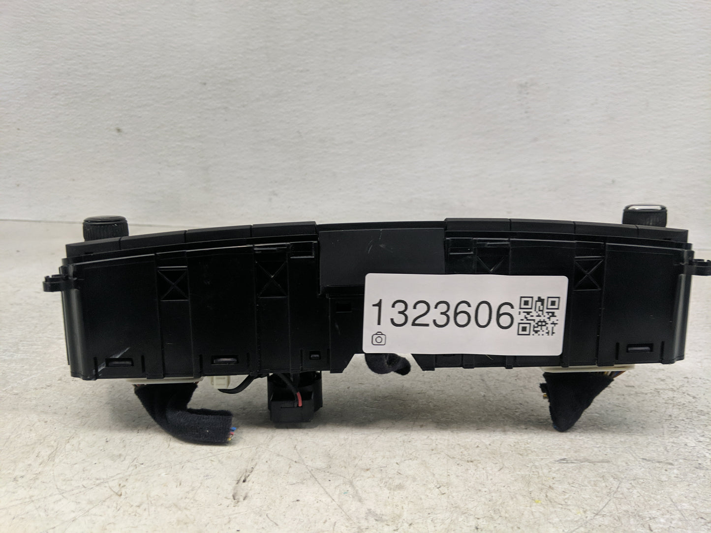 2015-2016 Hyundai Genesis Climate Control Module Temperature AC/Heater Replacement P/N:97250-B1120 Fits Fits 2015 2016 2017 