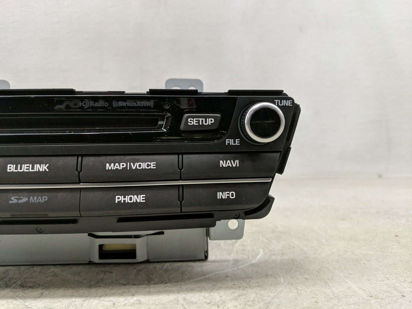 2016 Hyundai Genesis Radio AM FM Cd Player Receiver Replacement P/N:96560-B14404X Fits OEM Used Auto Parts - Oemusedautopart