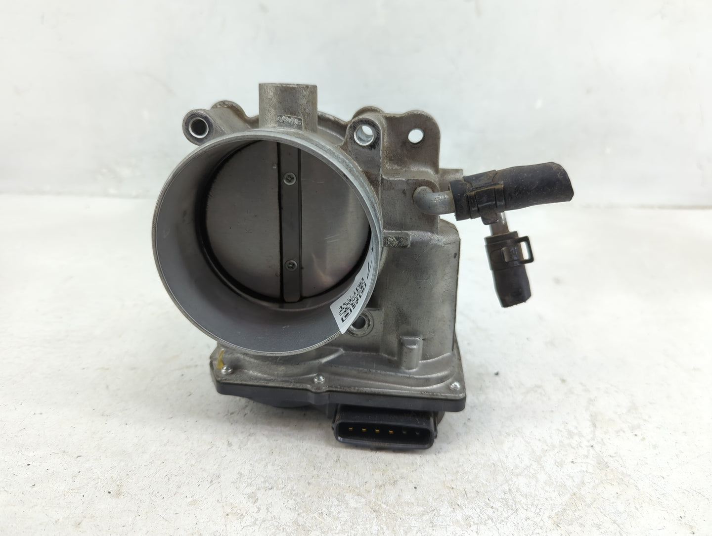 2013-2016 Hyundai Genesis Throttle Body P/N:35100-3CAB0 Fits Fits 2013 2014 2015 2016 OEM Used Auto Parts - Oemusedautoparts