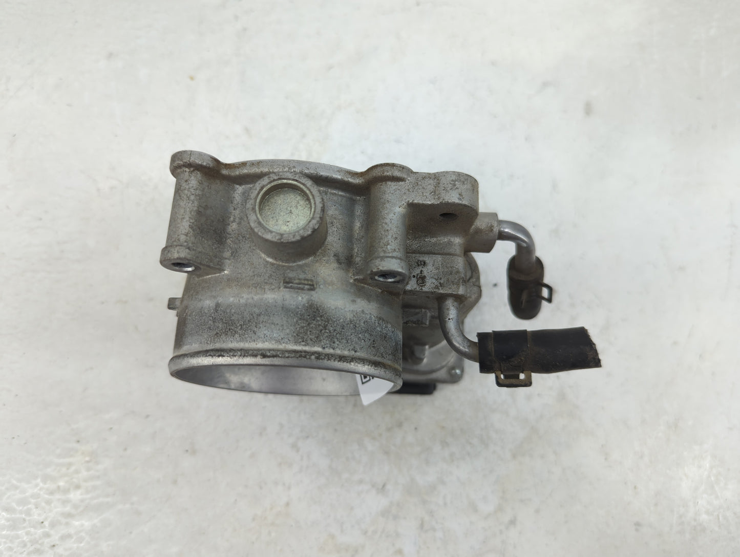 2013-2016 Hyundai Genesis Throttle Body P/N:35100-3CAB0 Fits Fits 2013 2014 2015 2016 OEM Used Auto Parts - Oemusedautoparts