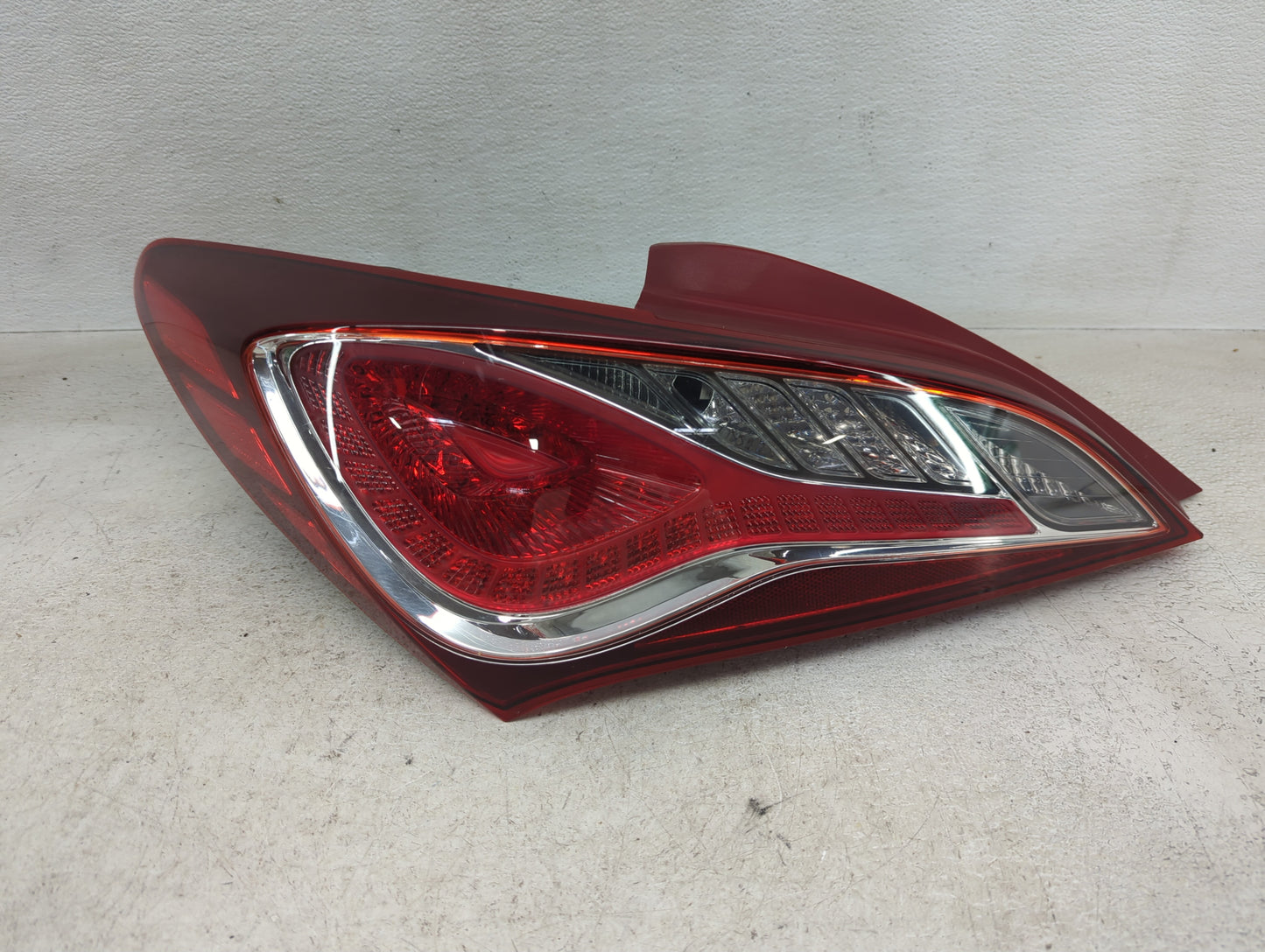 2013-2016 Hyundai Genesis Tail Light Assembly Driver Left OEM P/N:92401-2M5 Fits Fits 2013 2014 2015 2016 OEM Used Auto Part