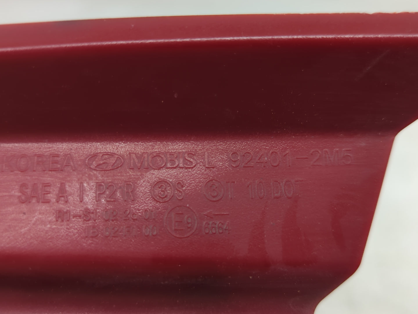 2013-2016 Hyundai Genesis Tail Light Assembly Driver Left OEM P/N:92401-2M5 Fits Fits 2013 2014 2015 2016 OEM Used Auto Part