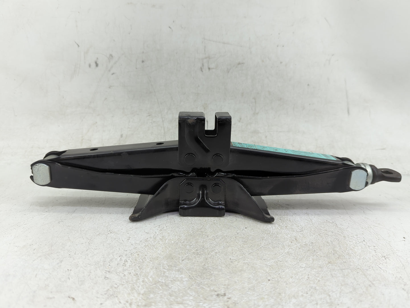 2016 Hyundai Genesis Spare Scissor Car Jack - Oemusedautoparts1.com