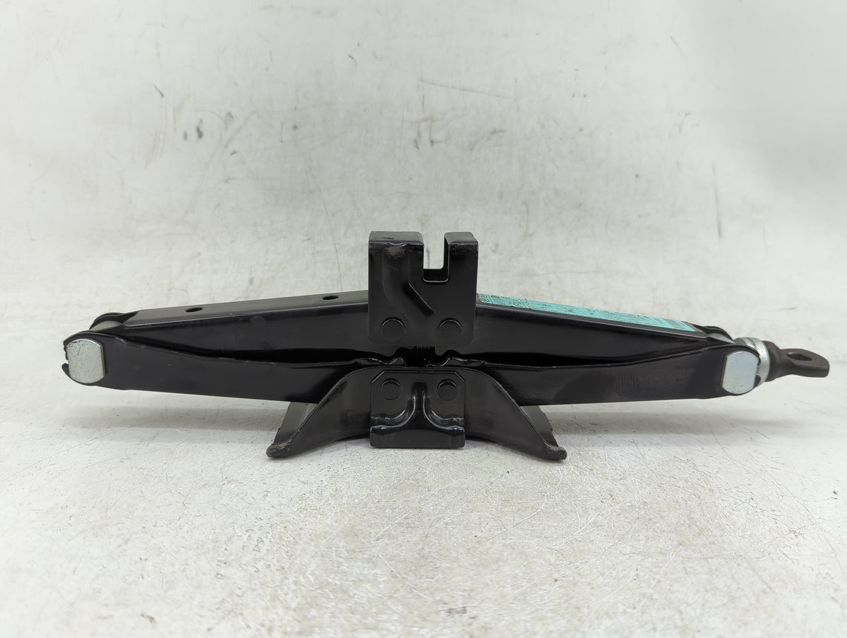 2016 Hyundai Genesis Spare Scissor Car Jack - Oemusedautoparts1.com