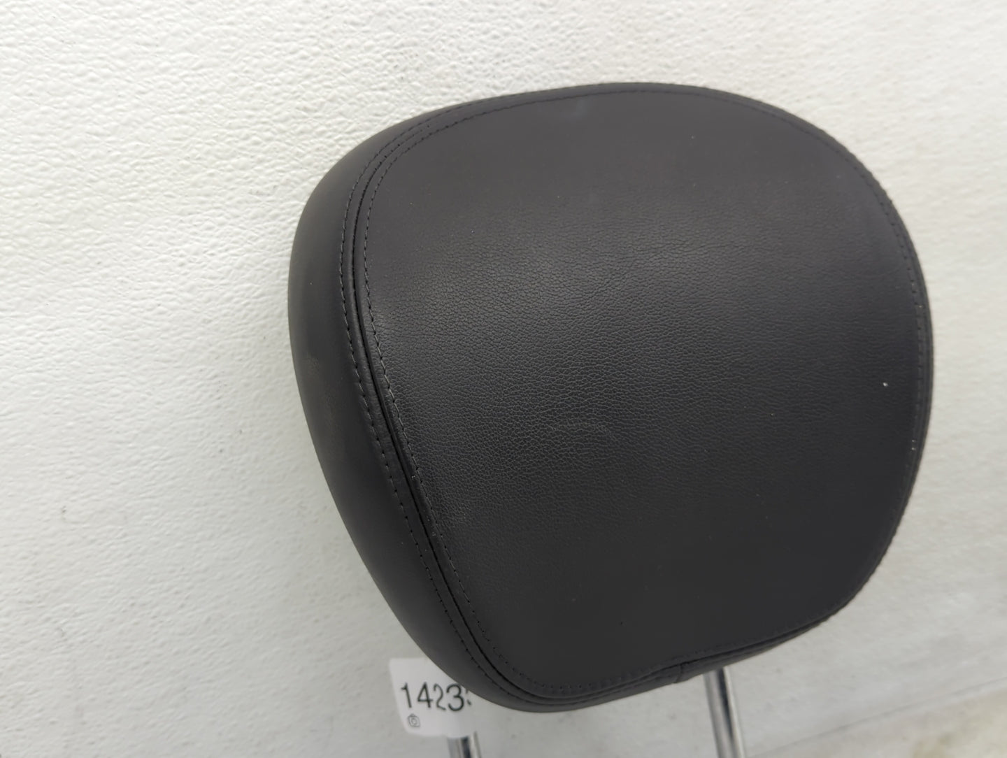 2015-2016 Hyundai Genesis Headrest Head Rest Front Driver Passenger Seat Fits Fits 2015 2016 2017 OEM Used Auto Parts - Oemu