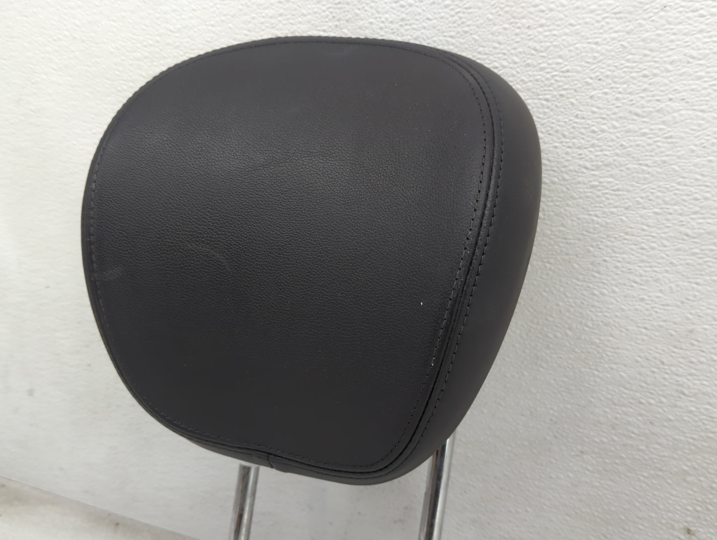 2015-2016 Hyundai Genesis Headrest Head Rest Front Driver Passenger Seat Fits Fits 2015 2016 2017 OEM Used Auto Parts - Oemu