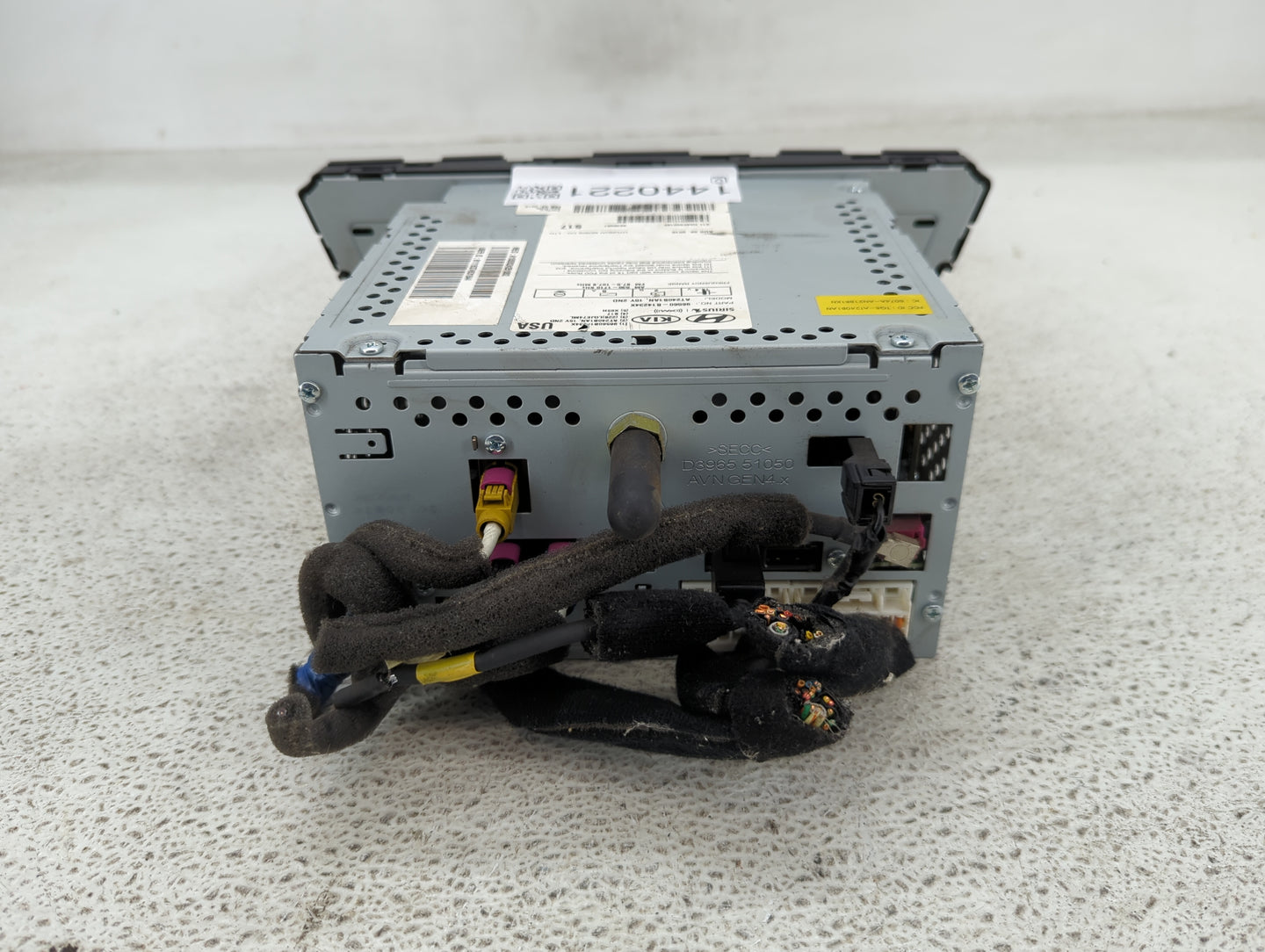2015-2016 Hyundai Genesis Radio AM FM Cd Player Receiver Replacement P/N:96560-B14234X Fits Fits 2015 2016 OEM Used Auto Par