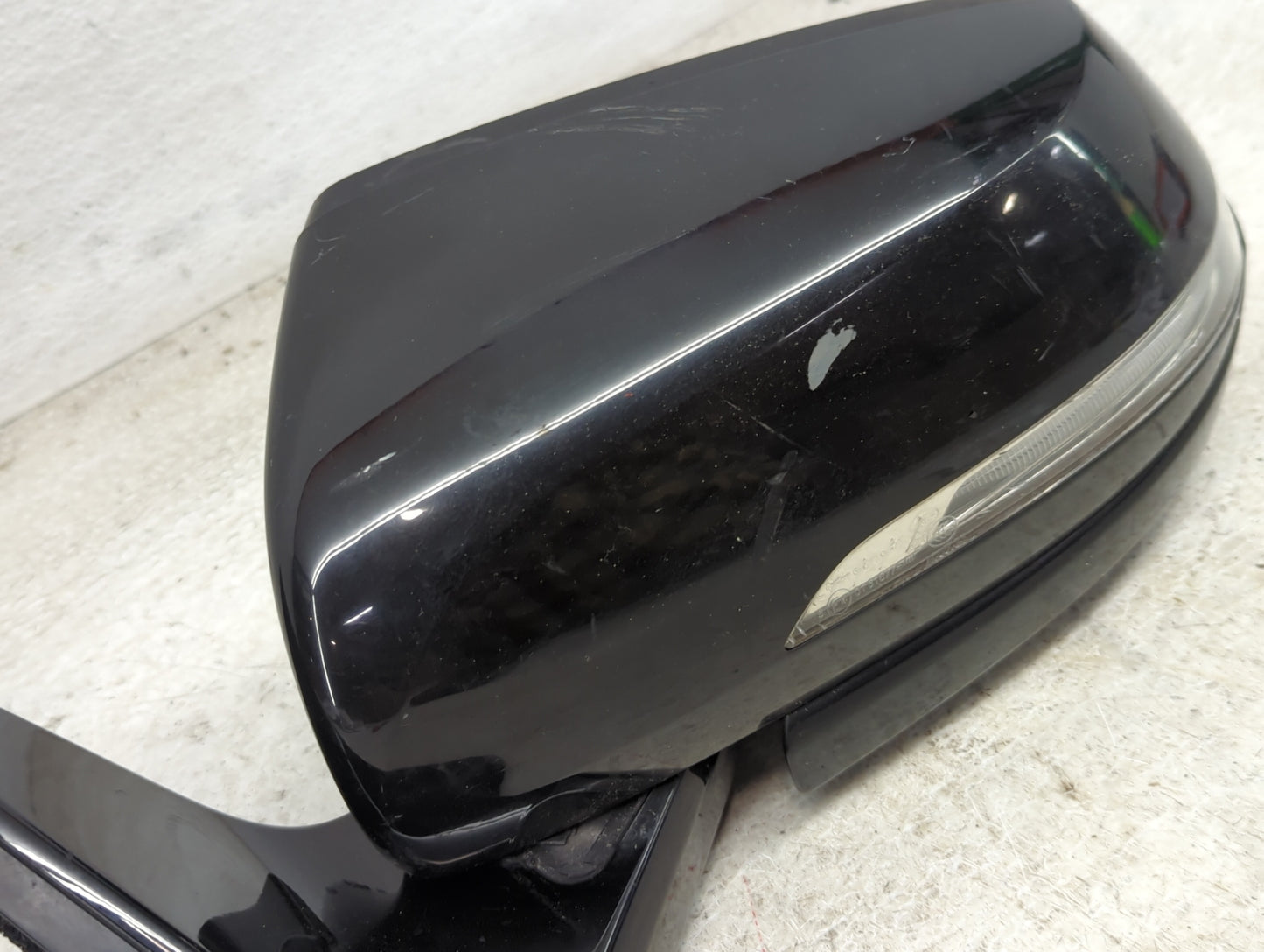 2015-2016 Hyundai Genesis Driver Side View Mirror - Left Door Mirror OEM Used - Oemusedautoparts1.com