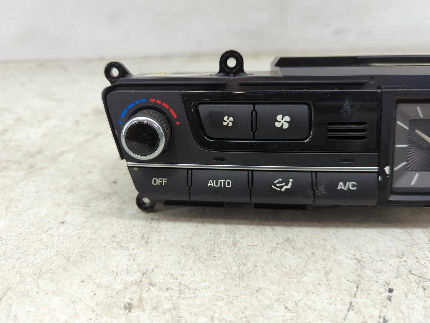 2015-2016 Hyundai Genesis Climate Control Module Temperature AC/Heater Replacement P/N:97250-B1120 Fits Fits 2015 2016 2017 