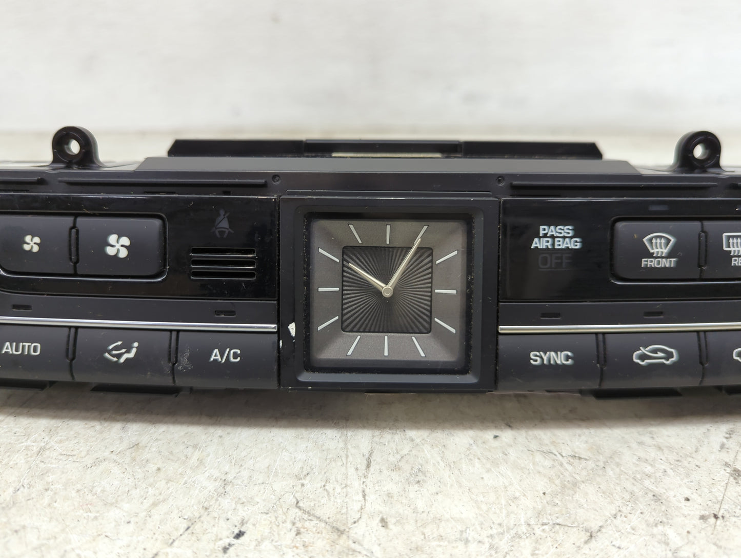 2015-2016 Hyundai Genesis Climate Control Module Temperature AC/Heater Replacement P/N:97250-B1120 Fits Fits 2015 2016 2017 