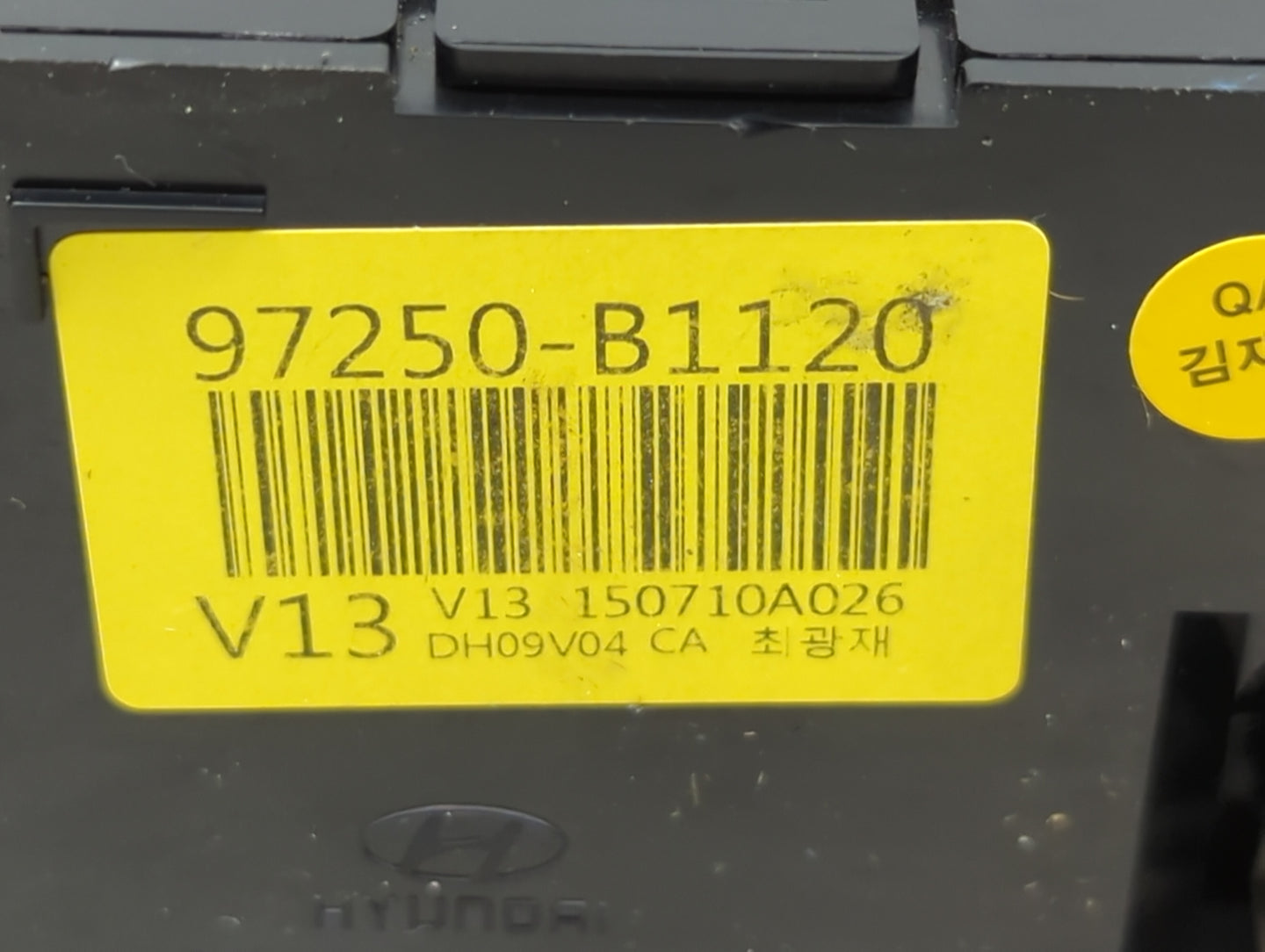 2015-2016 Hyundai Genesis Climate Control Module Temperature AC/Heater Replacement P/N:97250-B1120 Fits Fits 2015 2016 2017 
