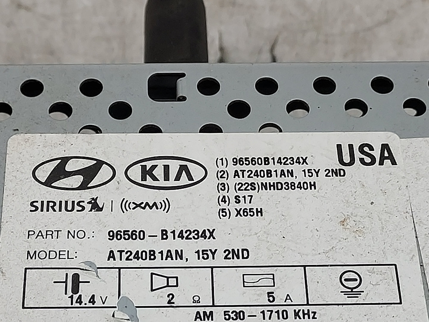 2015-2016 Hyundai Genesis Radio AM FM Cd Player Receiver Replacement P/N:96560B14234X 96560-B14234X, AT240B1AN Fits Fits 201