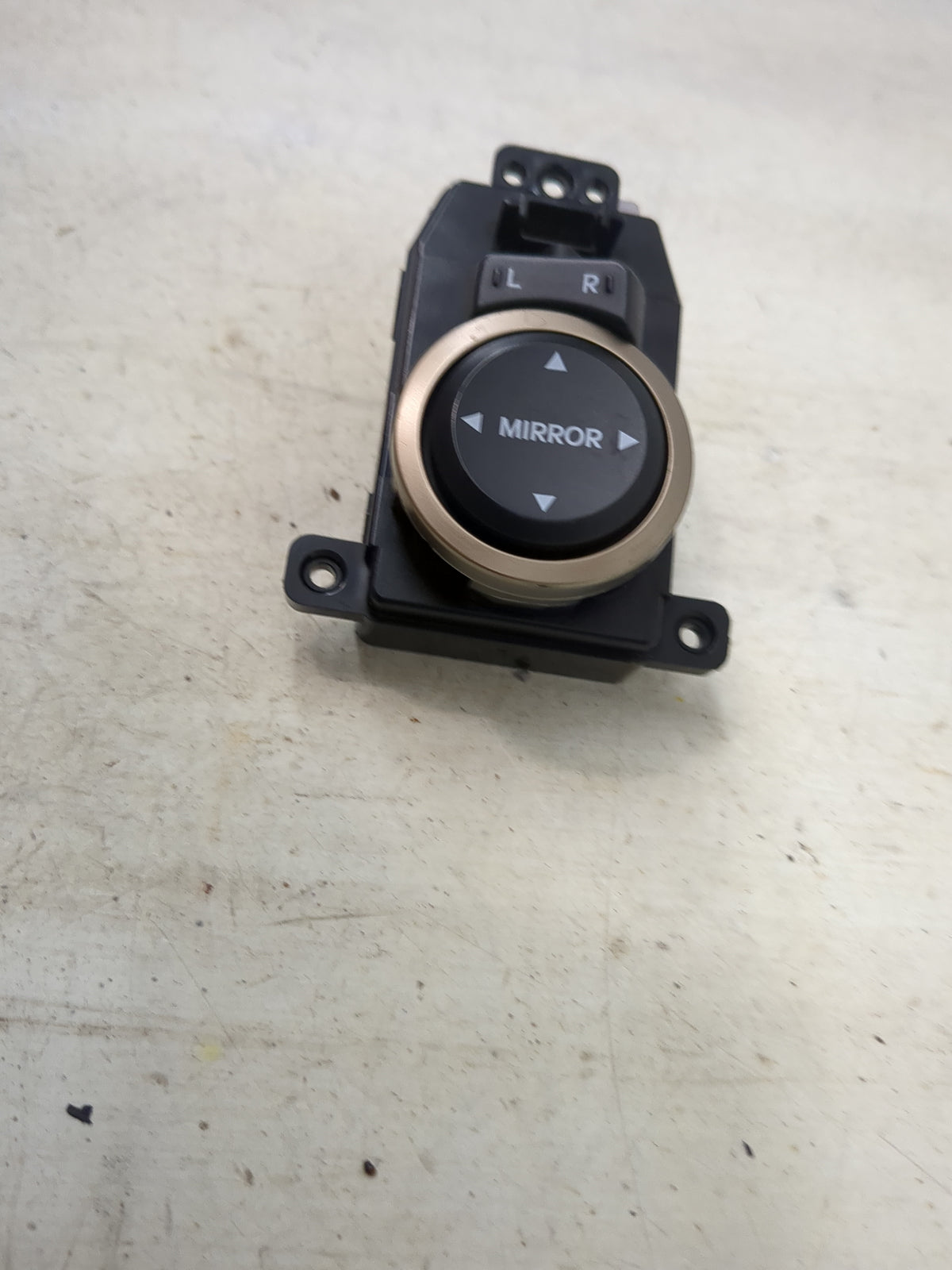 2016 Hyundai Genesis Master Power Window Switch Replacement Driver Side Left Fits OEM Used Auto Parts - Oemusedautoparts1.co