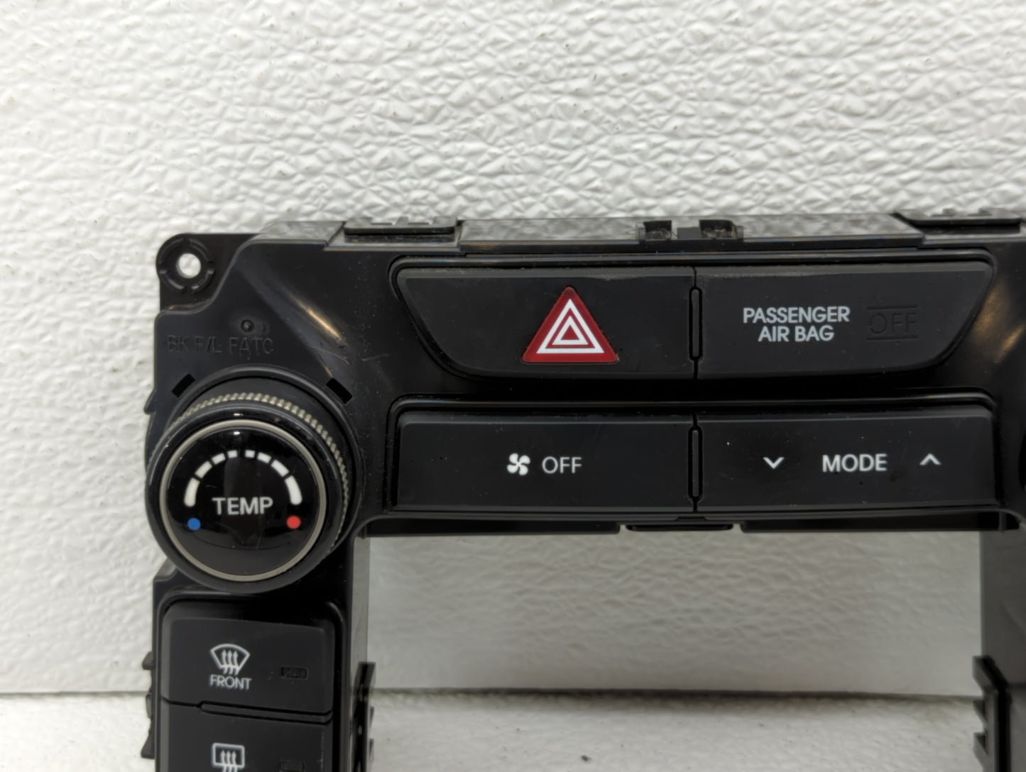2013-2016 Hyundai Genesis Climate Control Module Temperature AC/Heater Replacement P/N:94300-2M850 94300-2M800 Fits OEM Used