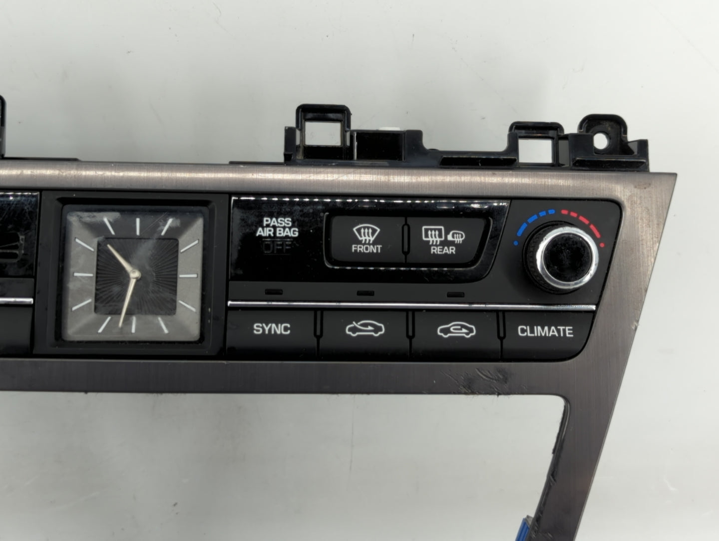 2015-2016 Hyundai Genesis Climate Control Module Temperature AC/Heater Replacement P/N:97250-B1150 84740-B1000 Fits OEM Used