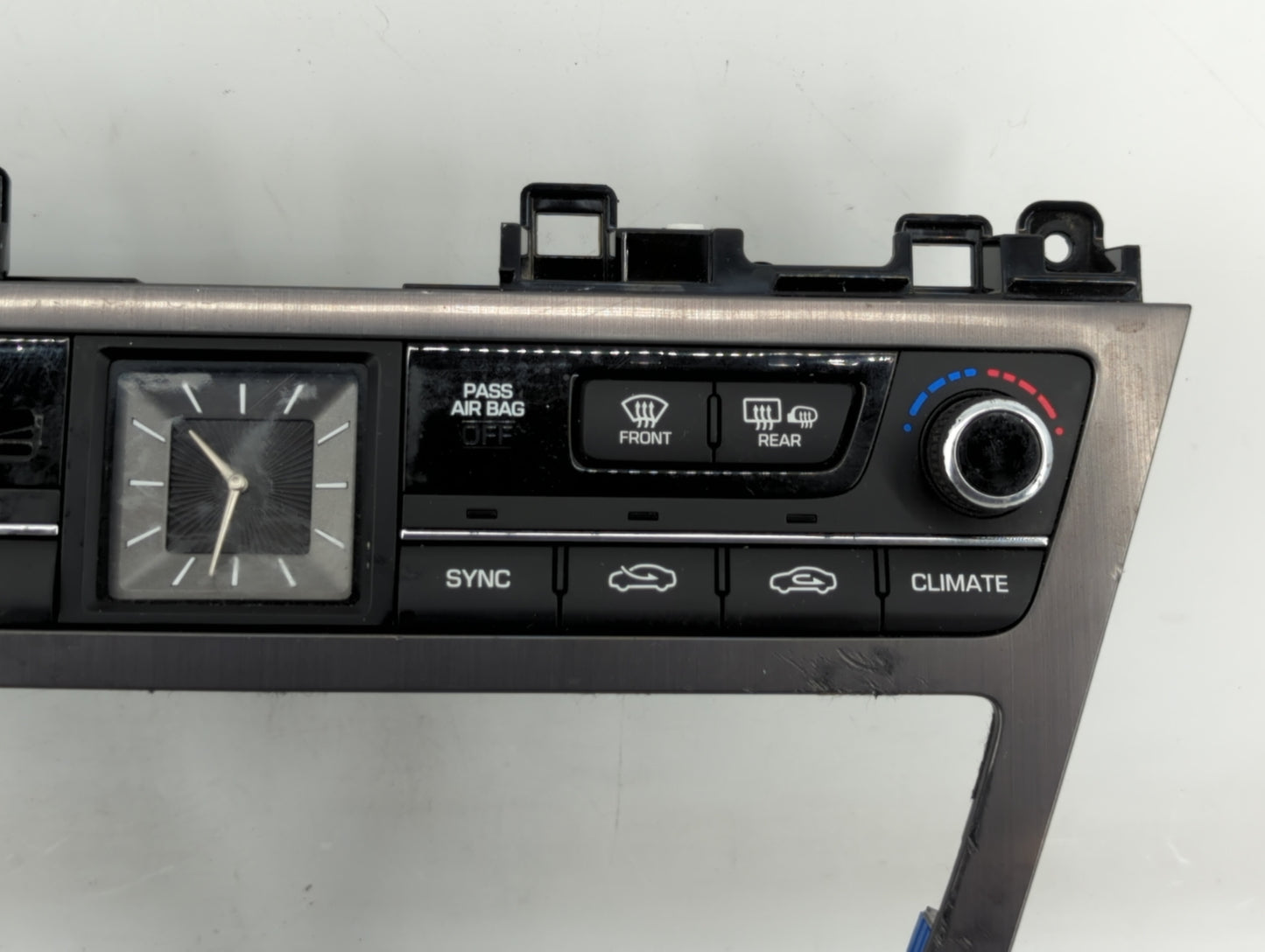 2015-2016 Hyundai Genesis Climate Control Module Temperature AC/Heater Replacement P/N:97250-B1150 84740-B1000 Fits OEM Used