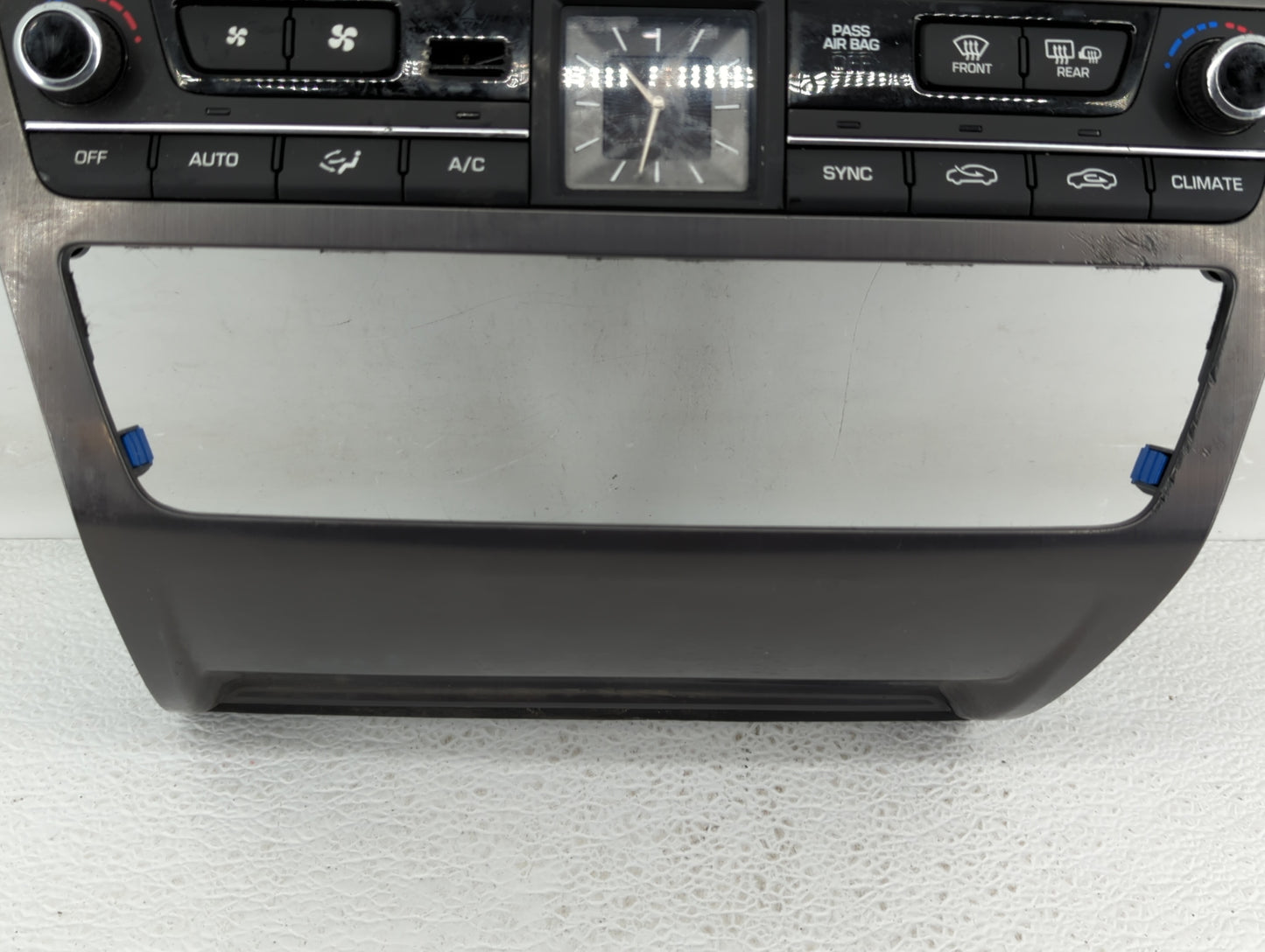 2015-2016 Hyundai Genesis Climate Control Module Temperature AC/Heater Replacement P/N:97250-B1150 84740-B1000 Fits OEM Used