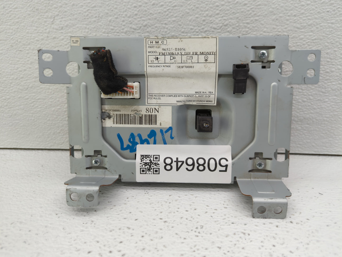 2015-2016 Hyundai Genesis Information Display Screen - Oemusedautoparts1.com