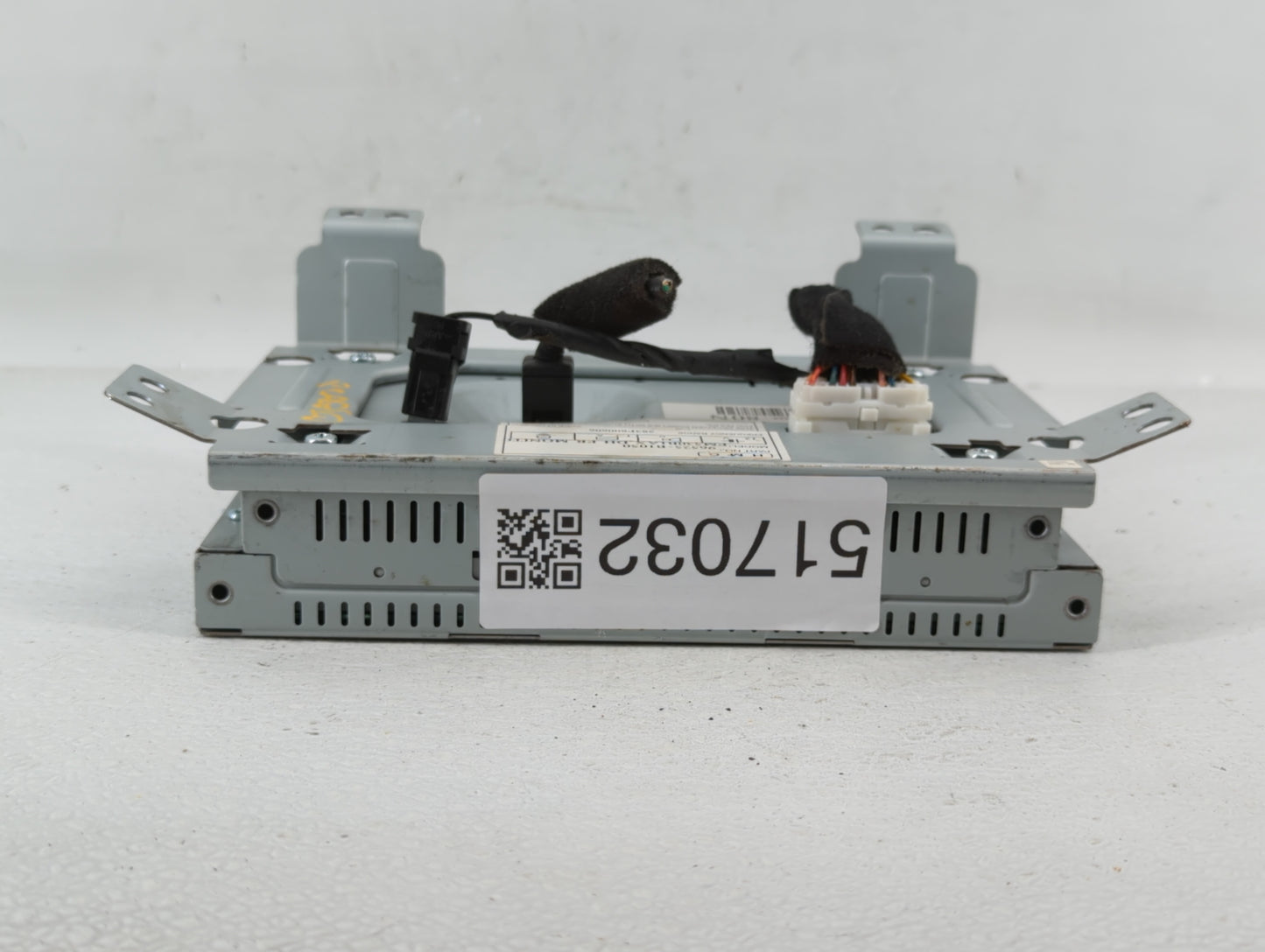 2015-2016 Hyundai Genesis Information Display Screen - Oemusedautoparts1.com