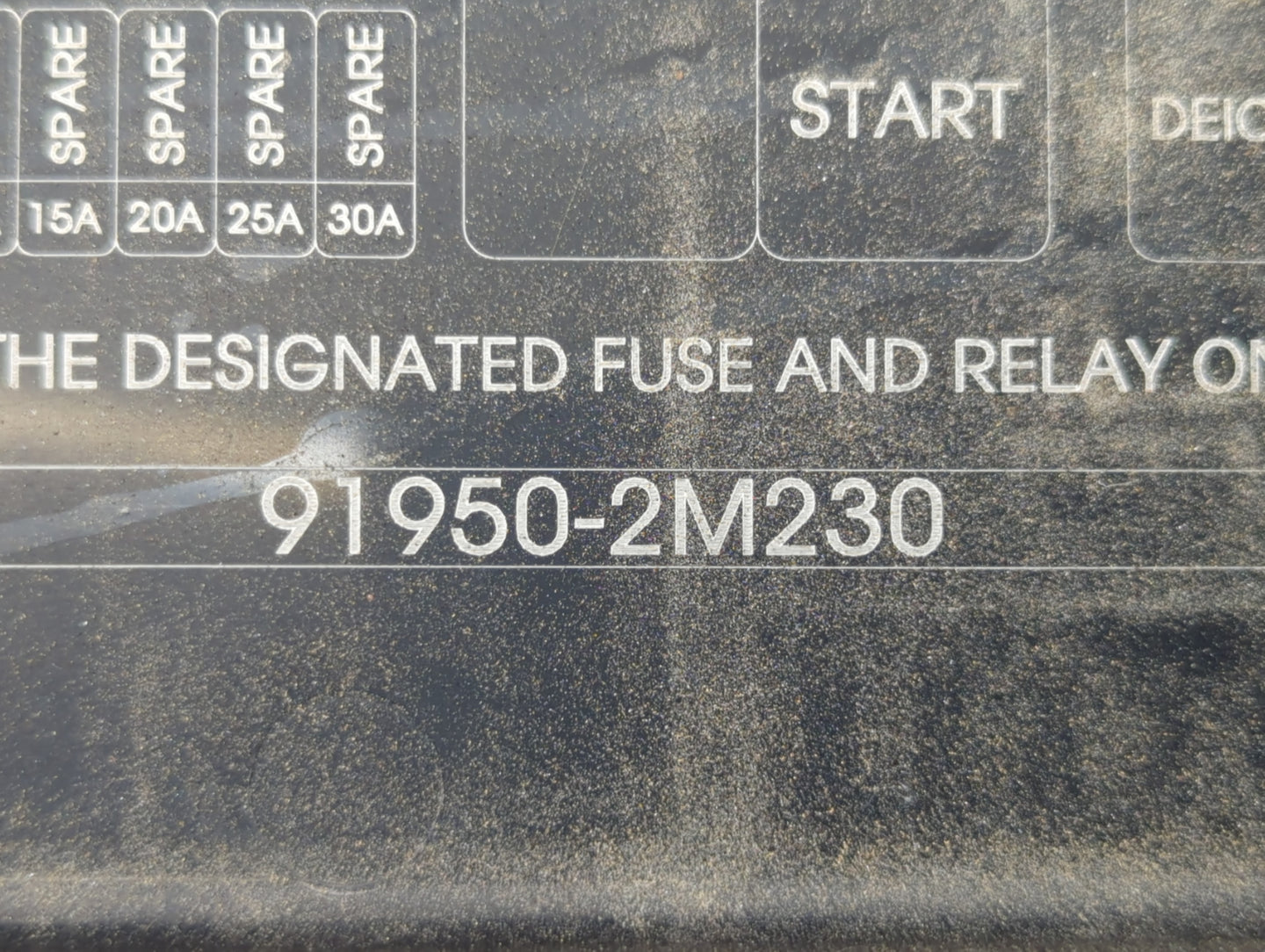2013-2016 Hyundai Genesis Fusebox Fuse Box Panel Relay Module P/N:91950-2M230 Fits Fits 2013 2014 2015 2016 OEM Used Auto Pa