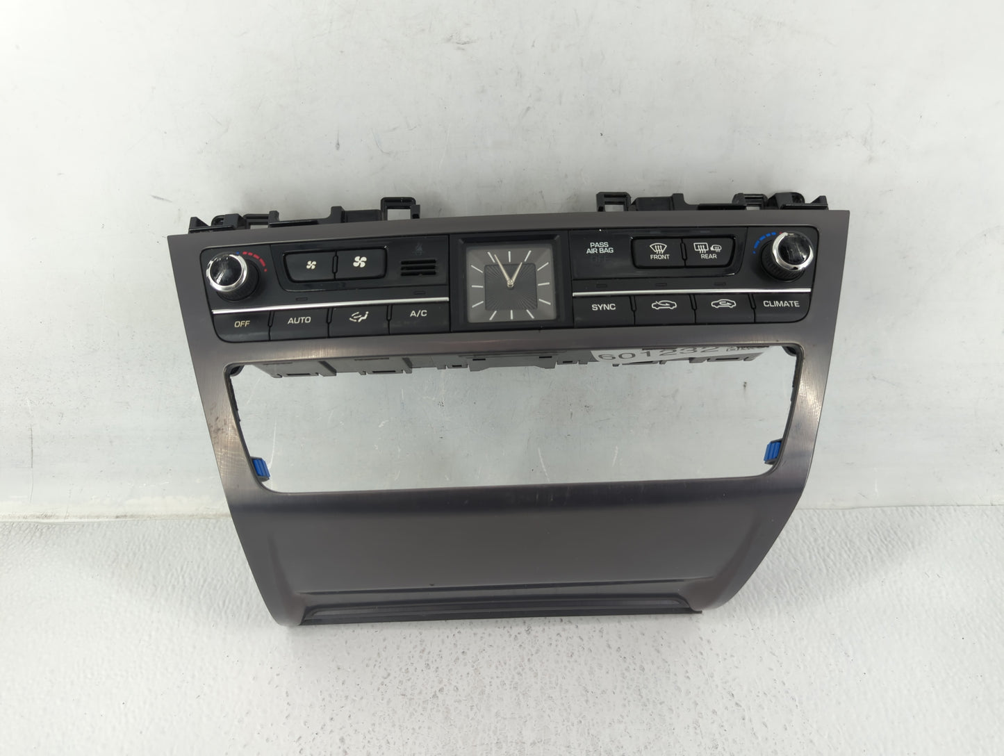 2015-2016 Hyundai Genesis Climate Control Module Temperature AC/Heater Replacement P/N:97250-B1XXXX Fits Fits 2015 2016 2017