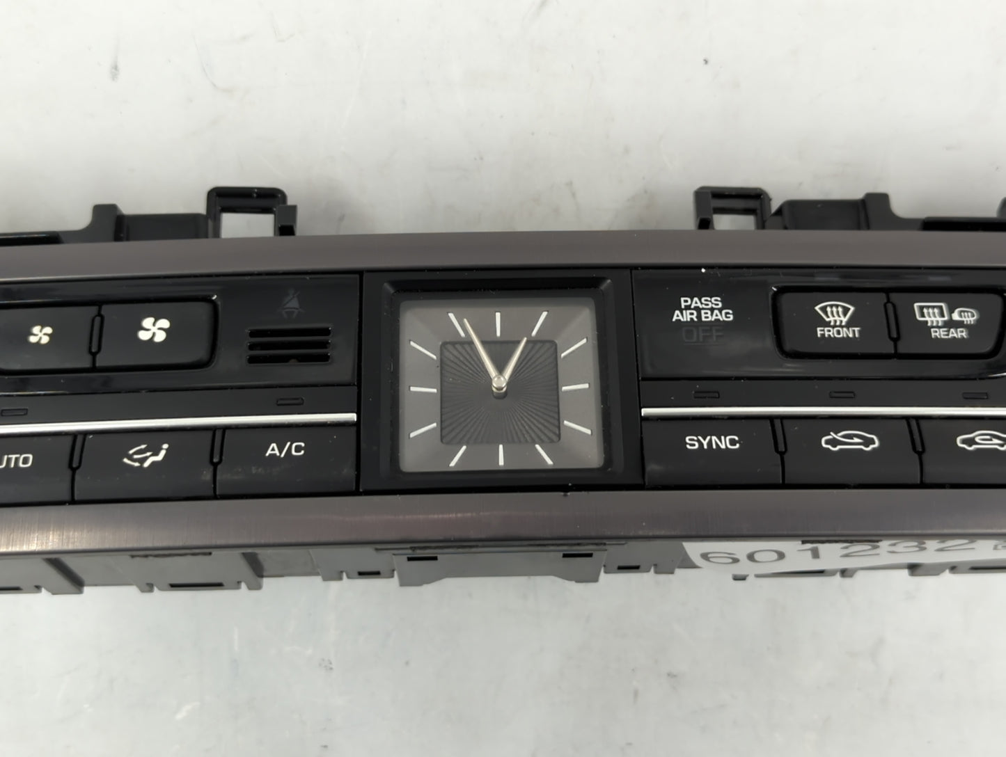 2015-2016 Hyundai Genesis Climate Control Module Temperature AC/Heater Replacement P/N:97250-B1XXXX Fits Fits 2015 2016 2017