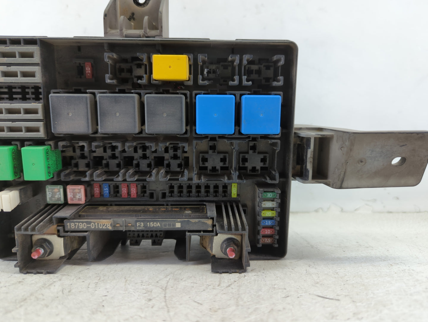 2013-2016 Hyundai Genesis Fusebox Fuse Box Panel Relay Module P/N:91950-2M230 Fits Fits 2013 2014 2015 2016 OEM Used Auto Pa