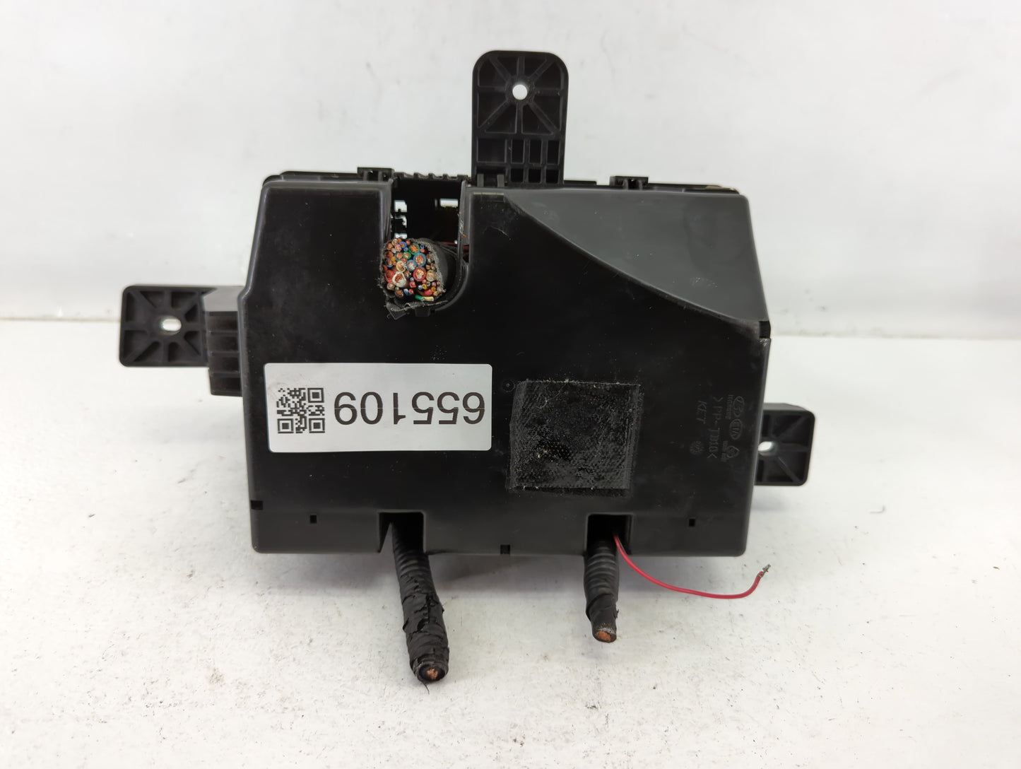2013-2016 Hyundai Genesis Fusebox Fuse Box Panel Relay Module P/N:91950-2M230 Fits Fits 2013 2014 2015 2016 OEM Used Auto Pa