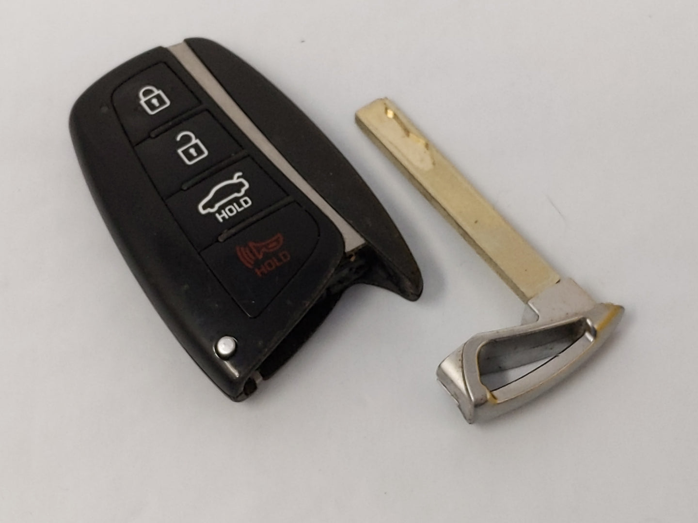 Hyundai Genesis Keyless Entry Remote Fob Sy5dhfna433 4 Buttons - Oemusedautoparts1.com